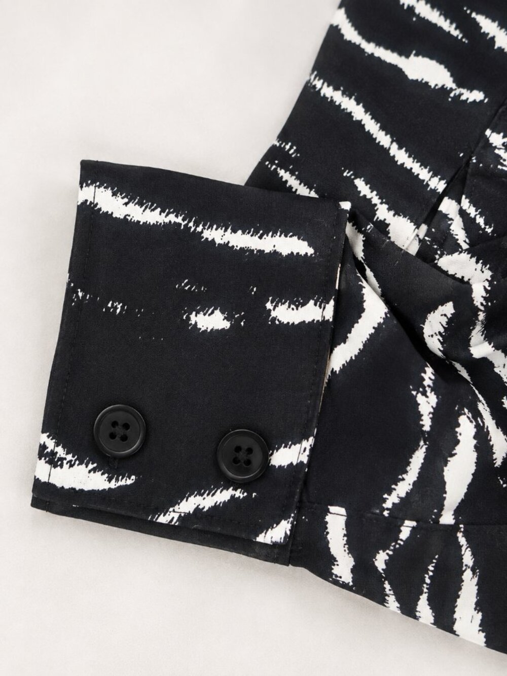 Fun - Power Meets Polish and Elegance • INC Zebra Print Blouse Black White - L - Picture 11 of 13